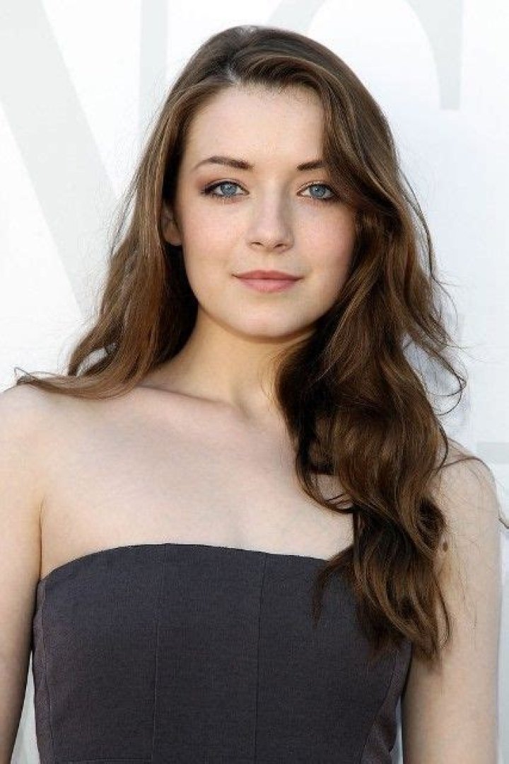 Sarah Bolger Bra Size, Age, Weight, Height, Measurements