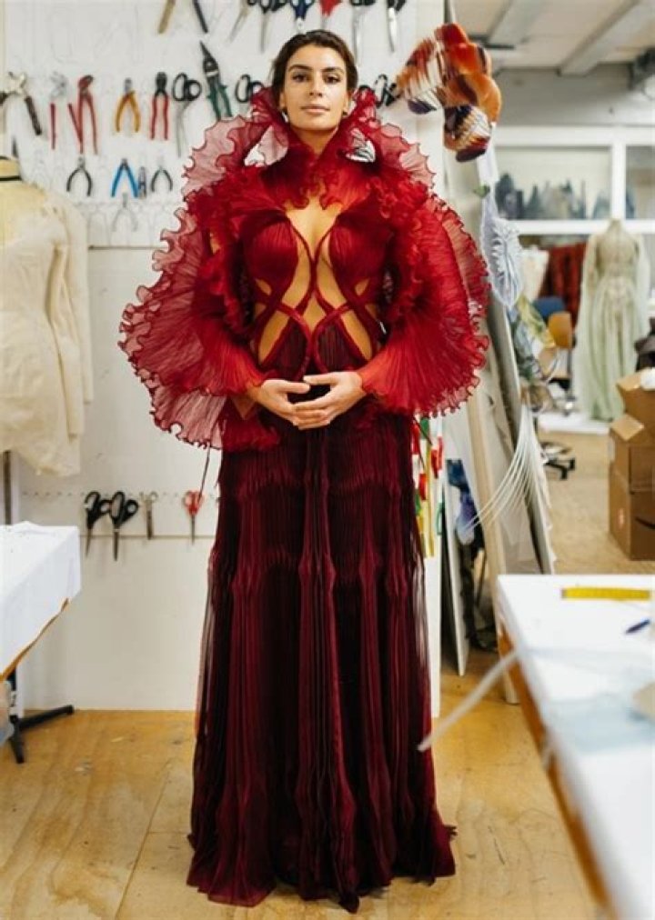 Sevdaliza Height Weight Shoe Size Body Measurements Ethnicity