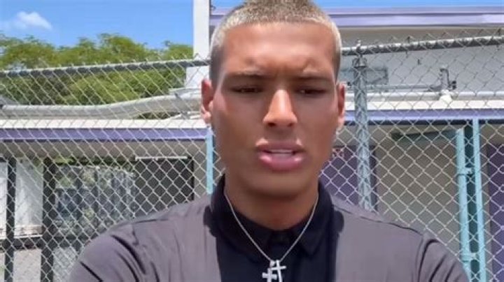 Shauni Rau Age, Husband, Bio, Net Worth, Tiktok, Height, Instagram