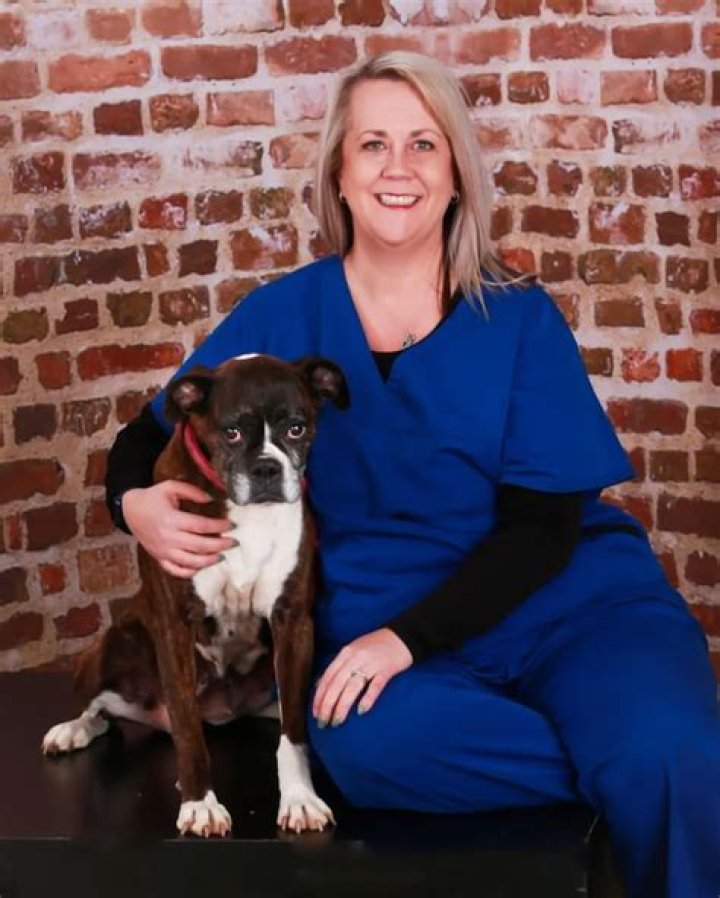 Sheila Tucker Wolfe Passes Away, Norwichtown Vet. Hospital Veterinarian