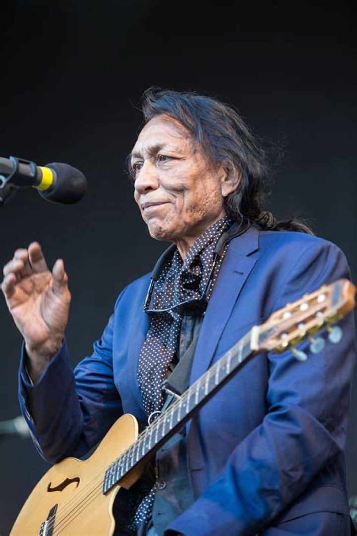 Sixto Rodriguez Wife: Meet Konny Koskos and Their Children Eva, Sandra, and Regan