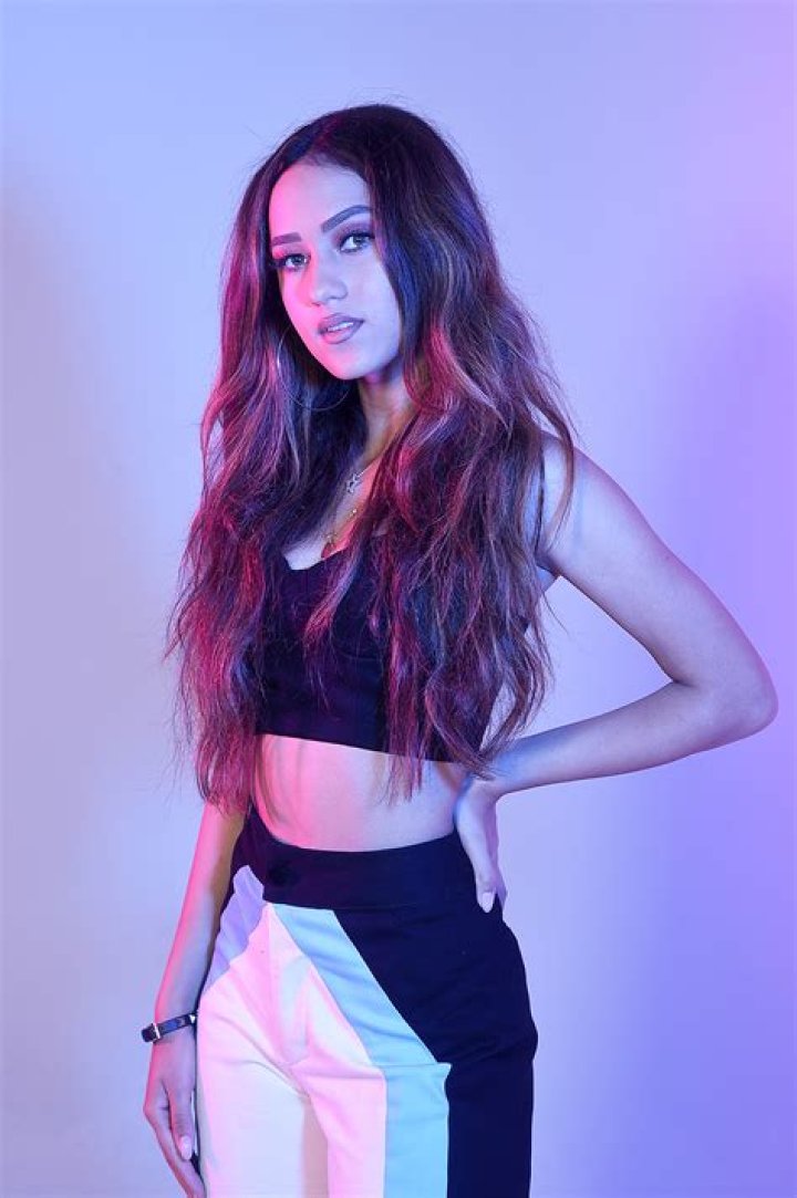 Skylar Stecker - Bio, Facts, Family Life of Actress & Singer