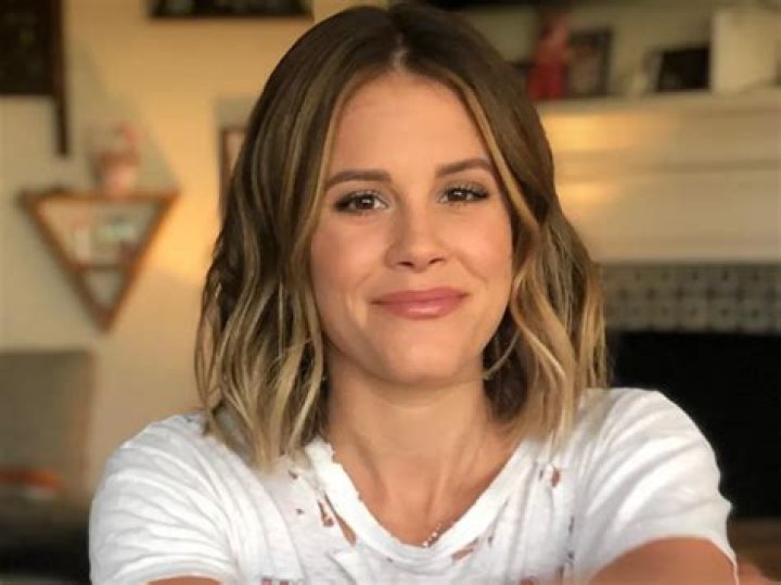 Smile Star Sosie Bacon Shares Swimsuit Video Joking With Dad Kevin Bacon