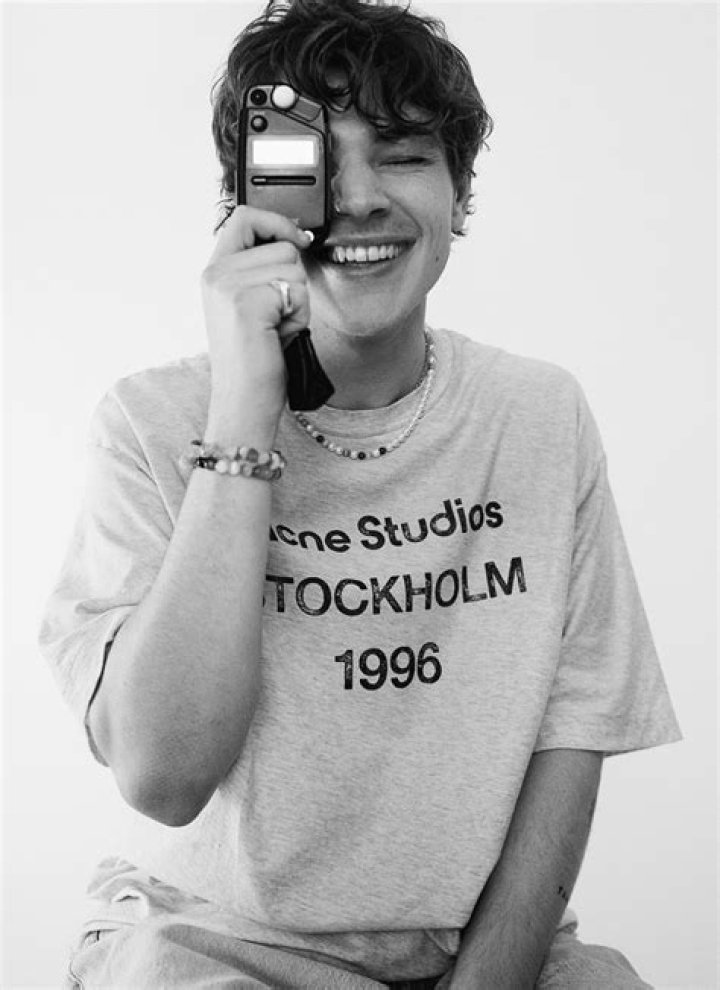 
Thomas Headon Height, Weight, Net Worth, Age, Wiki, Who, Instagram, Biography 