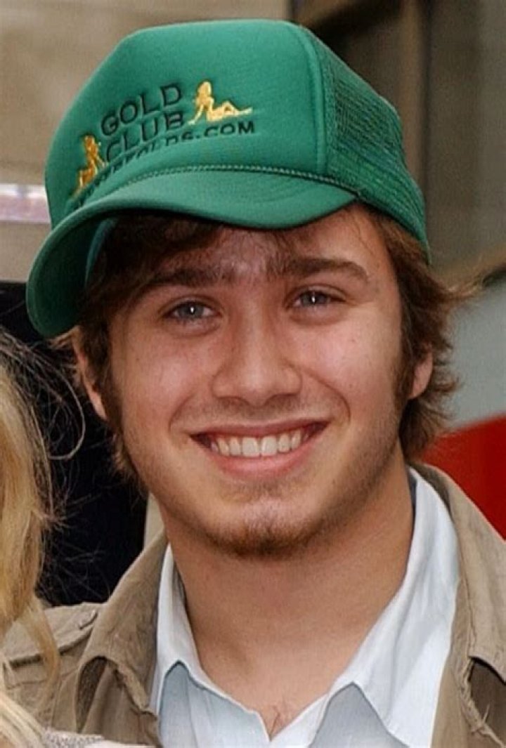 Trent Olsen Biography - Facts, Childhood, Family Life & Achievements