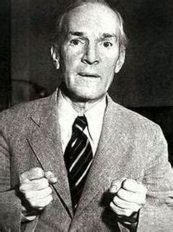 Upton Sinclair Biography - Childhood, Life Achievements & Timeline