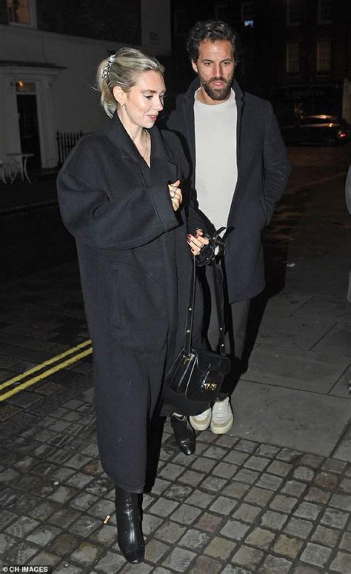 Vanessa Kirby: dating, net worth, tattoos, smoking & body measurements