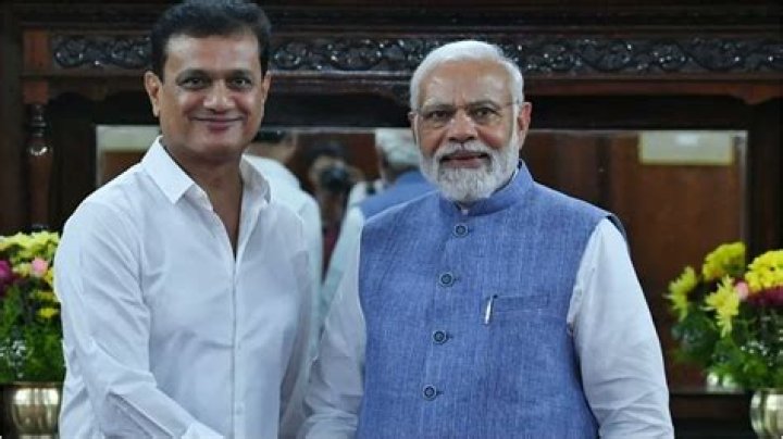 Vijay Kiragandur Net Worth, Wiki, Age, Parents,Wife ,Photos & More