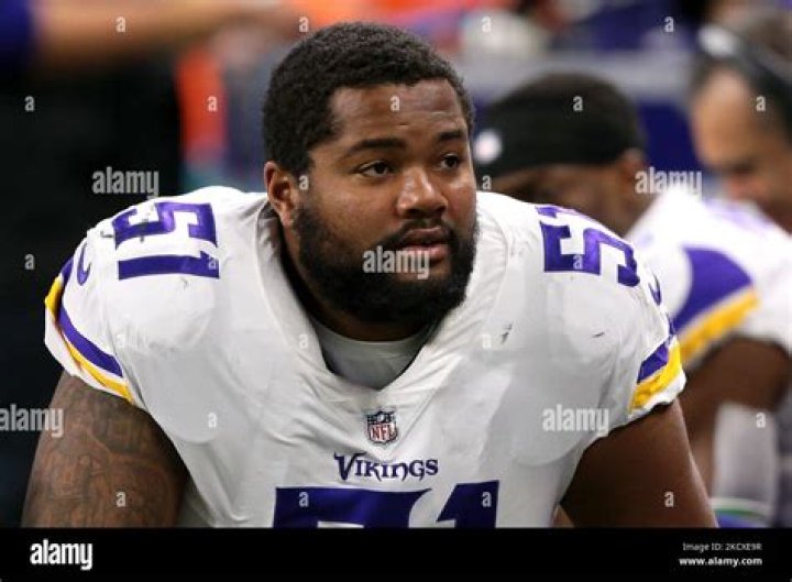 VIKINGS: Wyatt Davis Contract, Draft Projection, Height, Jersey Number, Weight, Draft Profile
