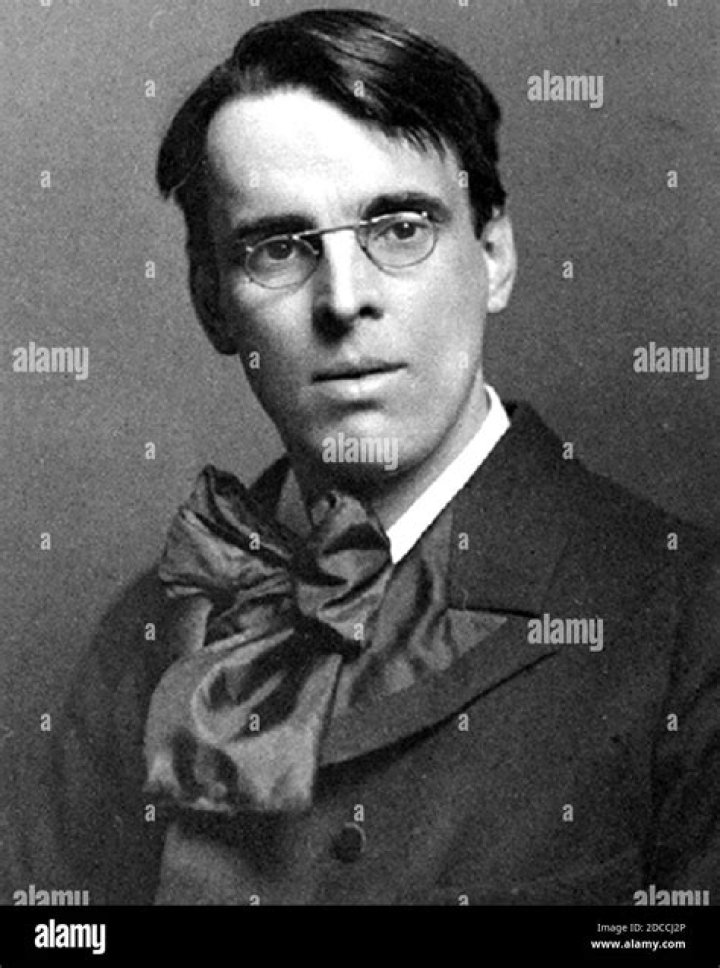 W B Yeats Biography - Facts, Childhood, Family Life & Achievements