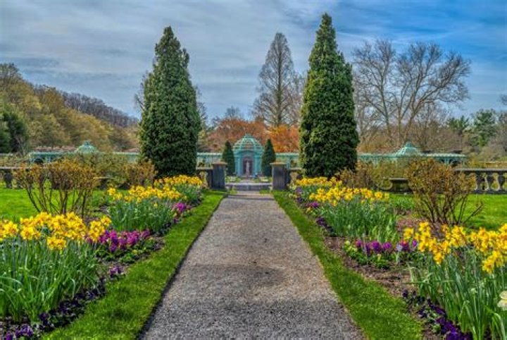 Famous People From Westbury, New York & Celebs Born In Westbury