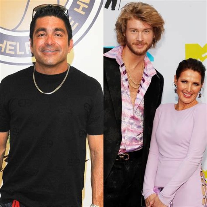 
What Is Addison Rae Dad Drama On Reddit All About? Did Monty Lopez Had Affair With 25-Years-Old 