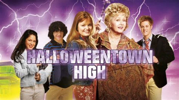 What is Ethan Halloweentown High? – Celebrity