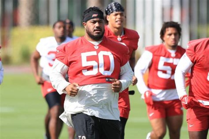 Where did Vita Vea go to college? Did Vita Vea play college football?