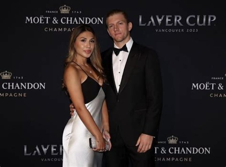 Who Are Davidovich Fokina’s Parents? Meet His Father Eduard Davidovich & Mother Tatiana Fokina