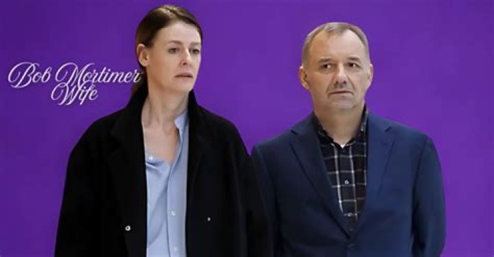 
Who Is Bob Mortimer’s Wife, Lisa Matthews? Here’s All We Know About His Love Life 