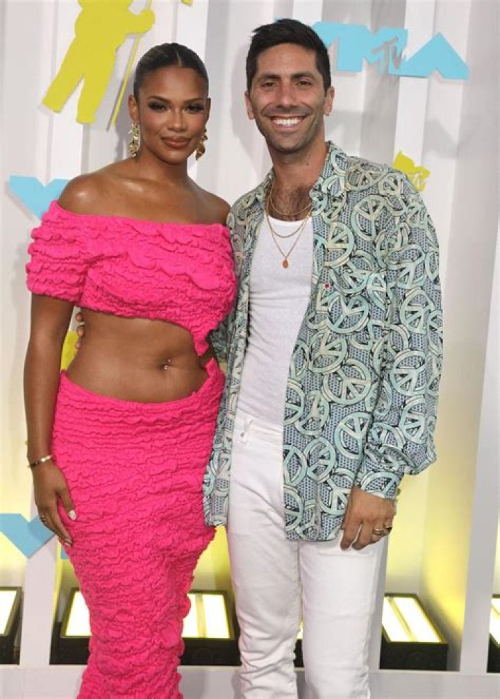 Who Is Gordon Dillard? Everything On Kamie Crawford Boyfriend Job And Wiki Bio