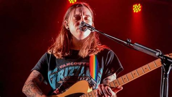 Who Is Julien Baker Dating In 2023?