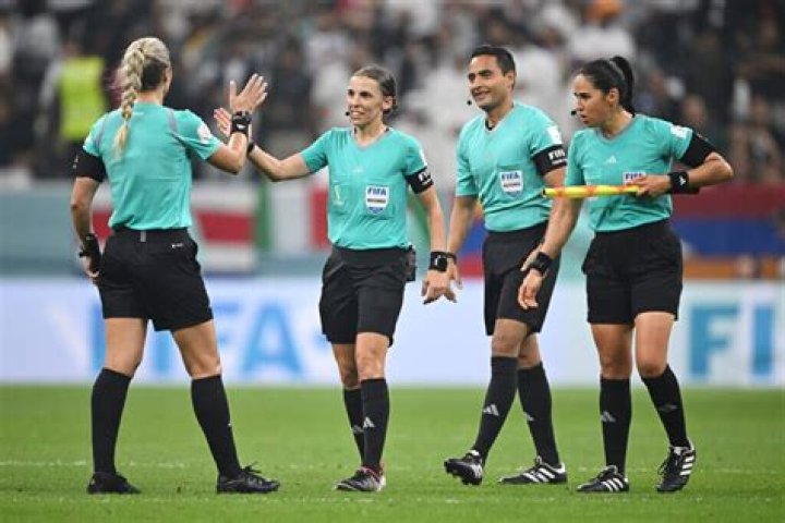Who Is The Female Referee In The Big Ten? – Celebrity