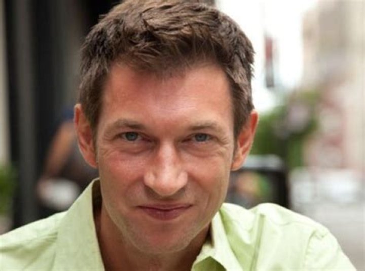 WNYC Richard Hake Wiki, Age, Wife, Family, Net Worth, Obituary, Children and Cause of Death