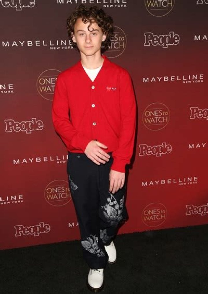 Wyatt Oleff Height Weight Body Measurements Shoe Size Age Stats Facts
