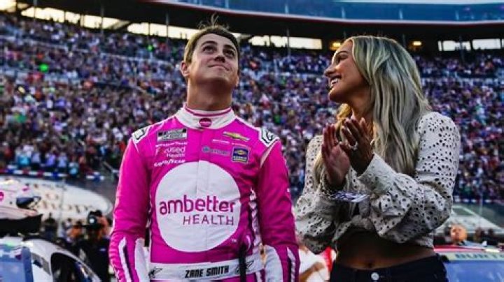 Zane Lowe: Wife, net worth, tattoos, smoking & body facts