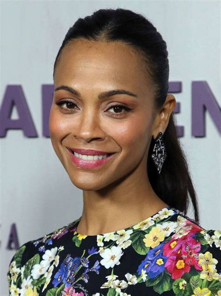 Zoe Saldana Biography - Facts, Childhood, Family Life & Achievements